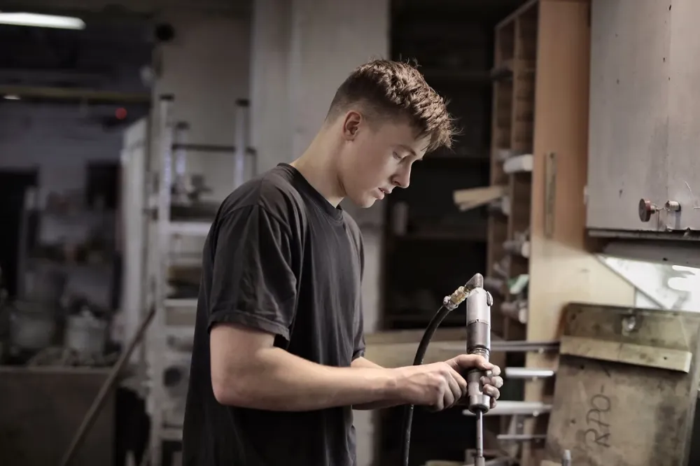 jeune-apprenti-au-travail-à-vendome